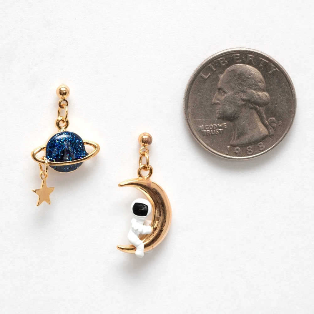 ⭐ Sale ⭐ 2/$20
Moon Landing Earrings - Picture 2 of 2